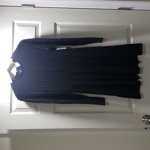 Black long-sleeved Dress